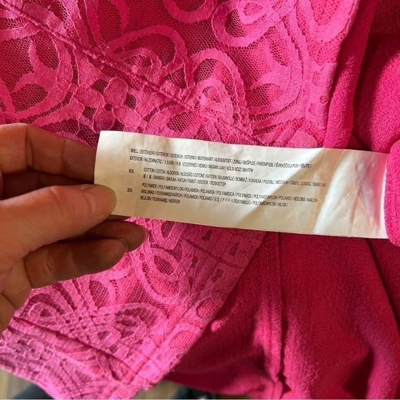 Mink Pink Lace Lined Capped Sleeve Dress, Size Large - Picture 6 of 8